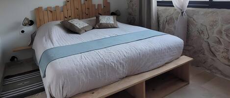 1 chambre, fer et planche à repasser, Wi-Fi, draps fournis