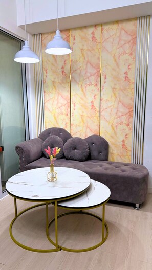 Apartment, 1 Schlafzimmer, barrierefrei, Balkon | Wohnzimmer