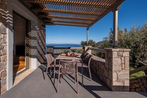 Villa, barrierearm, Meerblick | Speisen im Freien