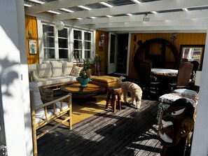Outdoor dining - Private Room with Shared Kitchen & Bathroom. (Uppsala)