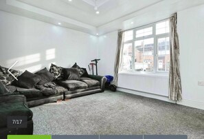 Living room - 2 Bed Terrace House With Modern Touch (Birmingham)