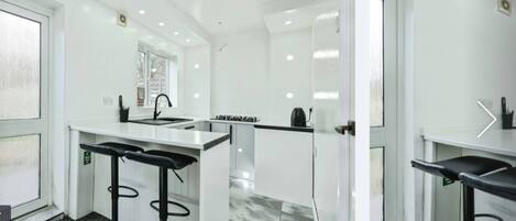 House, 2 Bedrooms, Smoking, Garden View | Interior