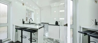 2 Bed Terrace House With Modern Touch