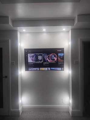 House, 2 Bedrooms, Smoking, Garden View | Room amenity - 2 Bed Terrace House With Modern Touch (Birmingham)