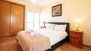 Room - Casa Destino | professionally cleaned | 3-bedroom villa | pool (Carvoeiro)
