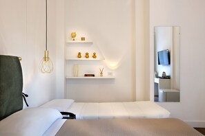 2 bedrooms, iron/ironing board, WiFi, bed sheets - Charme Holidays Puccini - Design & comfort near Vatican & Metro A (Roma)