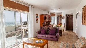 House - B83 - Calheta Terrace View Apartment (Lagos)