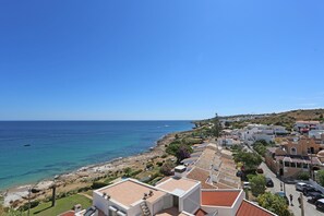 Room - B83 - Calheta Terrace View Apartment (Lagos)