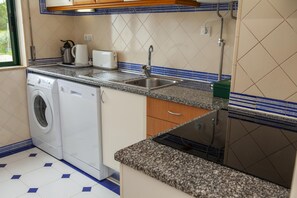 2 bedrooms - B09 - Beach Street Apartment in Lagos (Lagos)