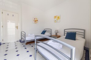 2 bedrooms - B09 - Beach Street Apartment in Lagos (Lagos)