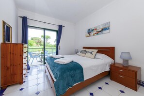 2 bedrooms - B09 - Beach Street Apartment in Lagos (Lagos)