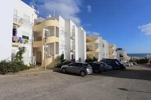 Apartment | 2 bedrooms - B09 - Beach Street Apartment in Lagos (Lagos)