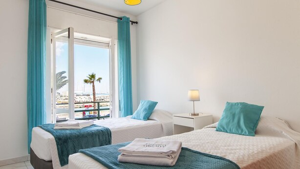 Unclassified image, 1 of 29, button - B77 - Im on Avenida Apartment in Lagos (Lagos)