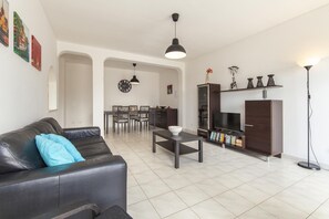 House | 2 bedrooms - B77 - Im on Avenida Apartment in Lagos (Lagos)