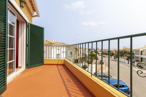 Studio | 1 bedroom - L 04 - Bedroom 4 Western Mos Guesthouse (Lagos)