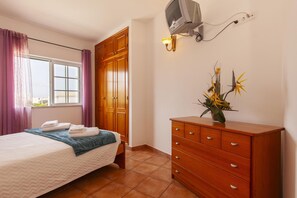 Studio | 1 bedroom - L 03 - Bedroom 3 Western Mos Guesthouse (Lagos)