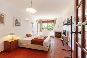 House | 1 bedroom - N 02 - Bedroom 2 in Amaro Sight Guesthouse (Lagos)