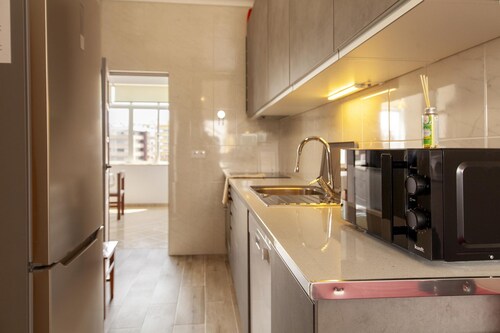 B100 - Abrotea Quaint 2 Bed Apartment in Lagos