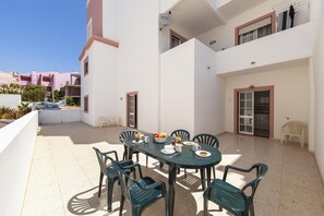 Studio | 1 bedroom - W 04 - Bedroom 4 in Topside Luz Guesthouse (Lagos)