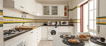 W 01 - Bedroom 1 in Topside Luz Guesthouse