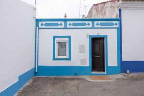House - A28 - Castela Street Townhouse in Espiche (Lagos)