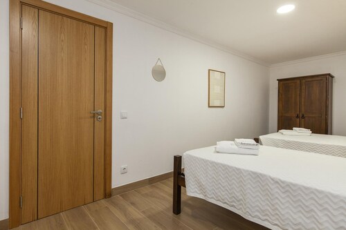 HH 06 - 2 Bed Apartment in Olive Hills Guesthouse