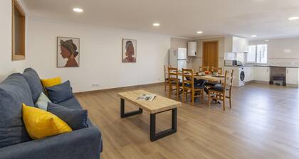 HH 06 - 2 Bed Apartment in Olive Hills Guesthouse