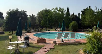 Apartment 'Petit Verdot' mit Gemeinschaftspool, privater Terrasse und Garten