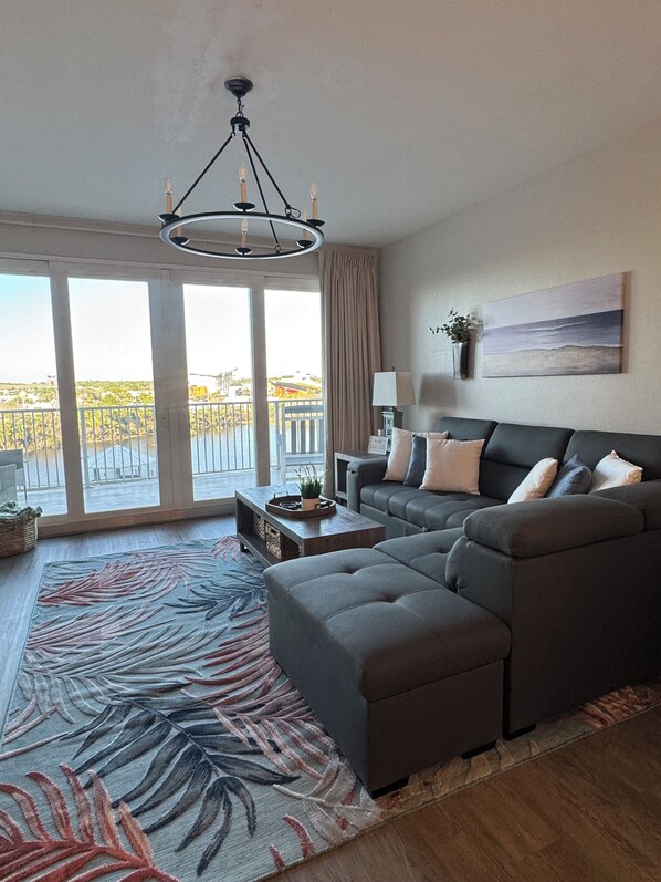 Photo inspiration: Gallery Detail: Spacious 3 Bedroom Condo With Ac In Serene Panama City