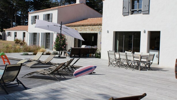 Outdoor dining - Superb property 200 metres from the beach at Luzeronde - Ile de Noirmoutier (Noirmoutier-en-l'Île)