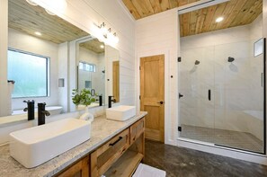 Hair dryer, towels - Welcome to Heaven’s Door a spacious, family-friendly retreat designed for comfort, connection, and fun. Enjoy soaring white pine ceilings, cozy living spaces, game-filled rooms, and a backyard built for memories with a hot tub and fire pit swings. (Broken Bow)