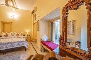 Luxury Double Room, 1 King Bed, Non Smoking | Desk, free WiFi, bed sheets - HOTEL HIMMAT NIWAS (Jaisalmer)