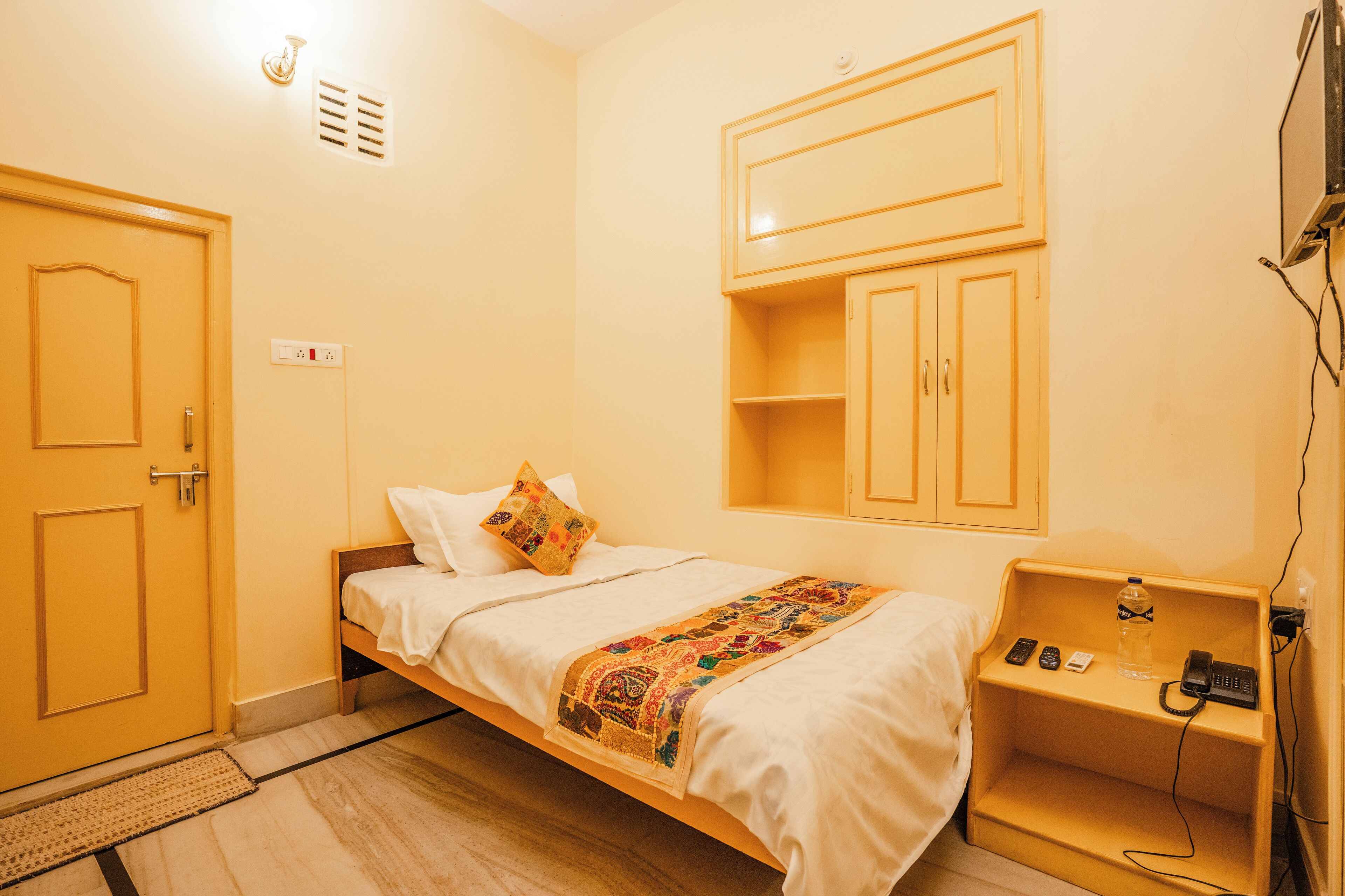Deluxe Single Room | Desk, free WiFi, bed sheets