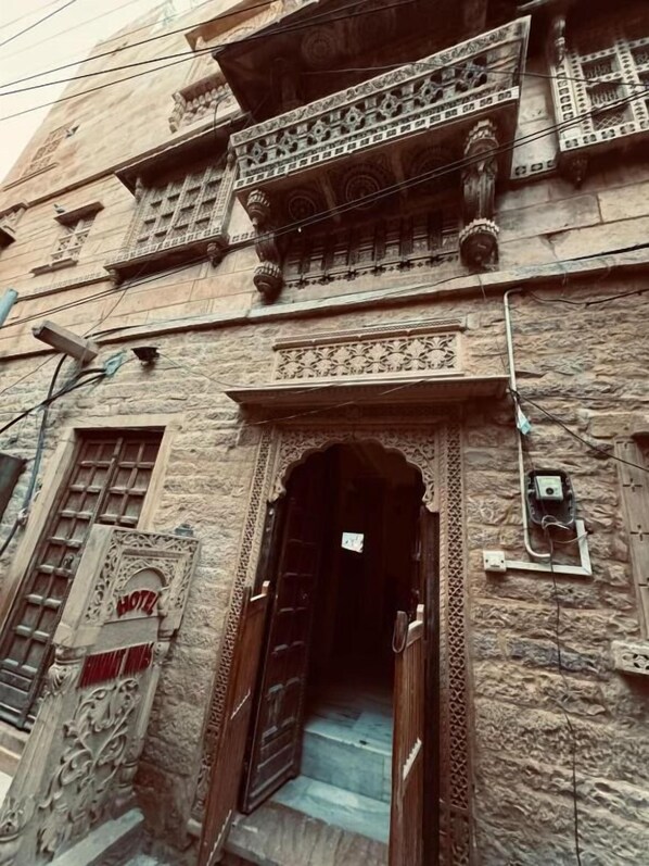 Exterior detail - HOTEL HIMMAT NIWAS (Jaisalmer)