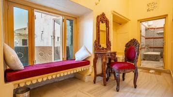 Luxury Double Room, 1 King Bed, Non Smoking | Interior