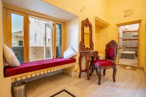 Habitación de lujo doble, 1 cama de matrimonio grande, no fumadores | Interior