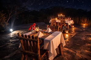 Outdoor dining - Voyager's Center (Kasese)