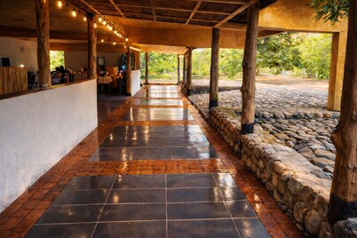 航行者赤道旅舍  