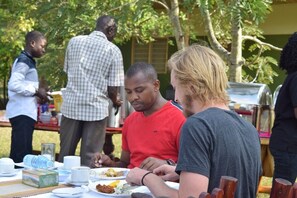 Free daily continental breakfast  - Voyager Equator Lodge (Kikorongo)
