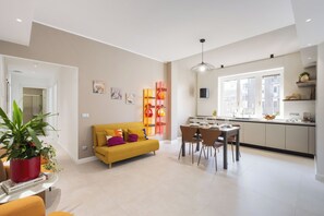 Interior - Vivi Milano - 3BR Design Suites with Free Parking Near Rho Fiera (Baranzate)