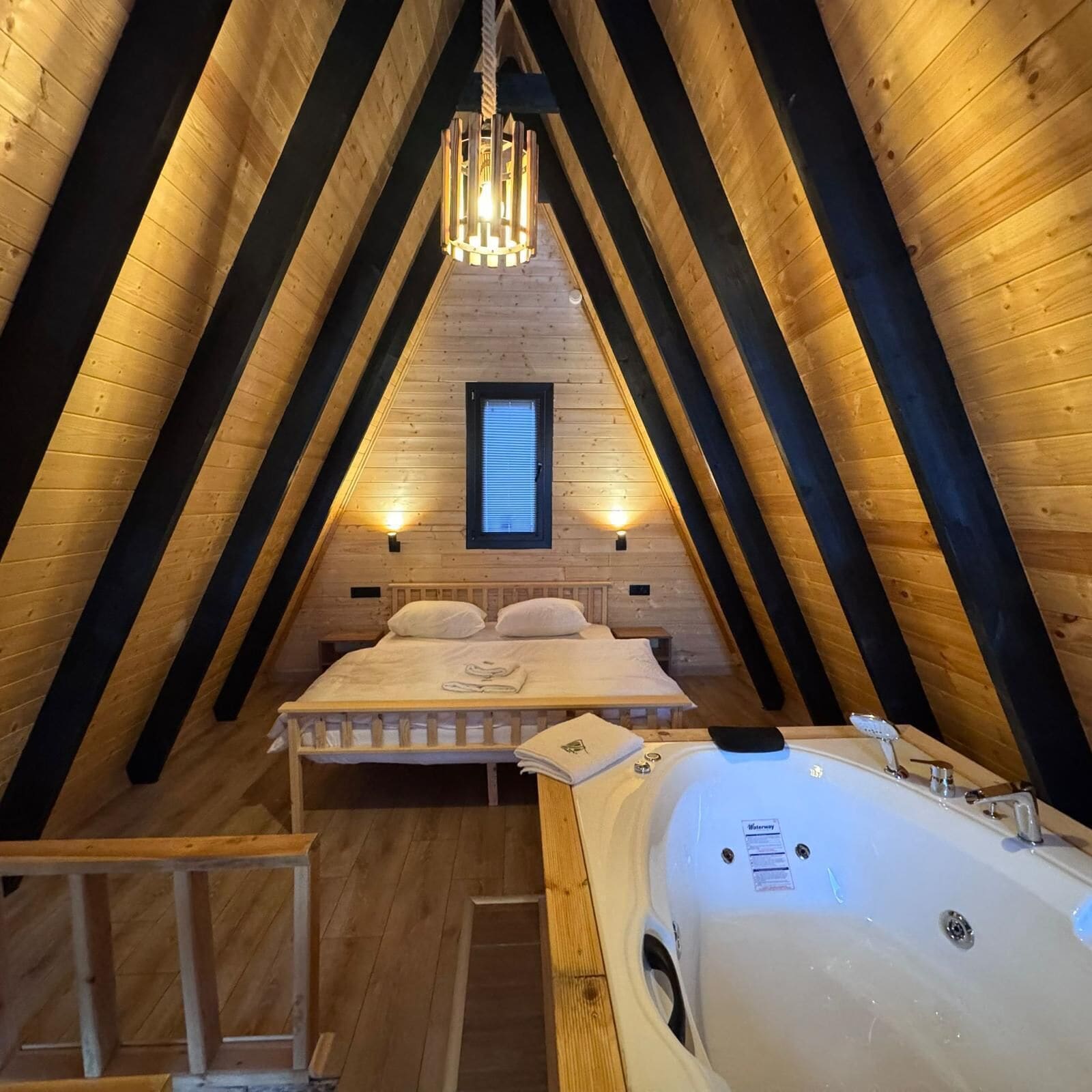 Bungalow tiện nghi đơn giản, hồ bơi riêng, quang cảnh thung lũng | Quang cảnh từ phòng