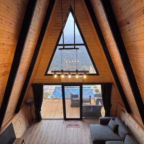 Premium bedding, memory foam beds, desk, laptop workspace - GreenTown  (Sapanca)