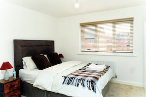 4 Schlafzimmer, Bügeleisen/Bügelbrett, WLAN, Bettwäsche