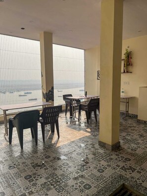 Dining - NS BACKPACKERS HOSTEL (VARANASI)