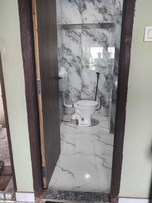 Comfort Shared Dormitory, Women only, Balcony, Lake View | Bathroom - NS BACKPACKERS HOSTEL (VARANASI)