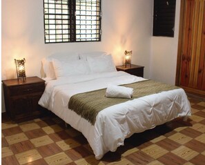 3 Schlafzimmer, Schreibtisch, Bügeleisen/Bügelbrett, kostenloses WLAN