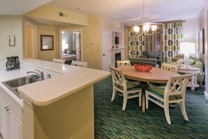 Interior - Cozy 1-bedroom apartment in beautiful Myrtle Beach with AC (Myrtle Beach)