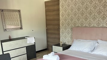 2 bedrooms, iron/ironing board, WiFi, bed sheets