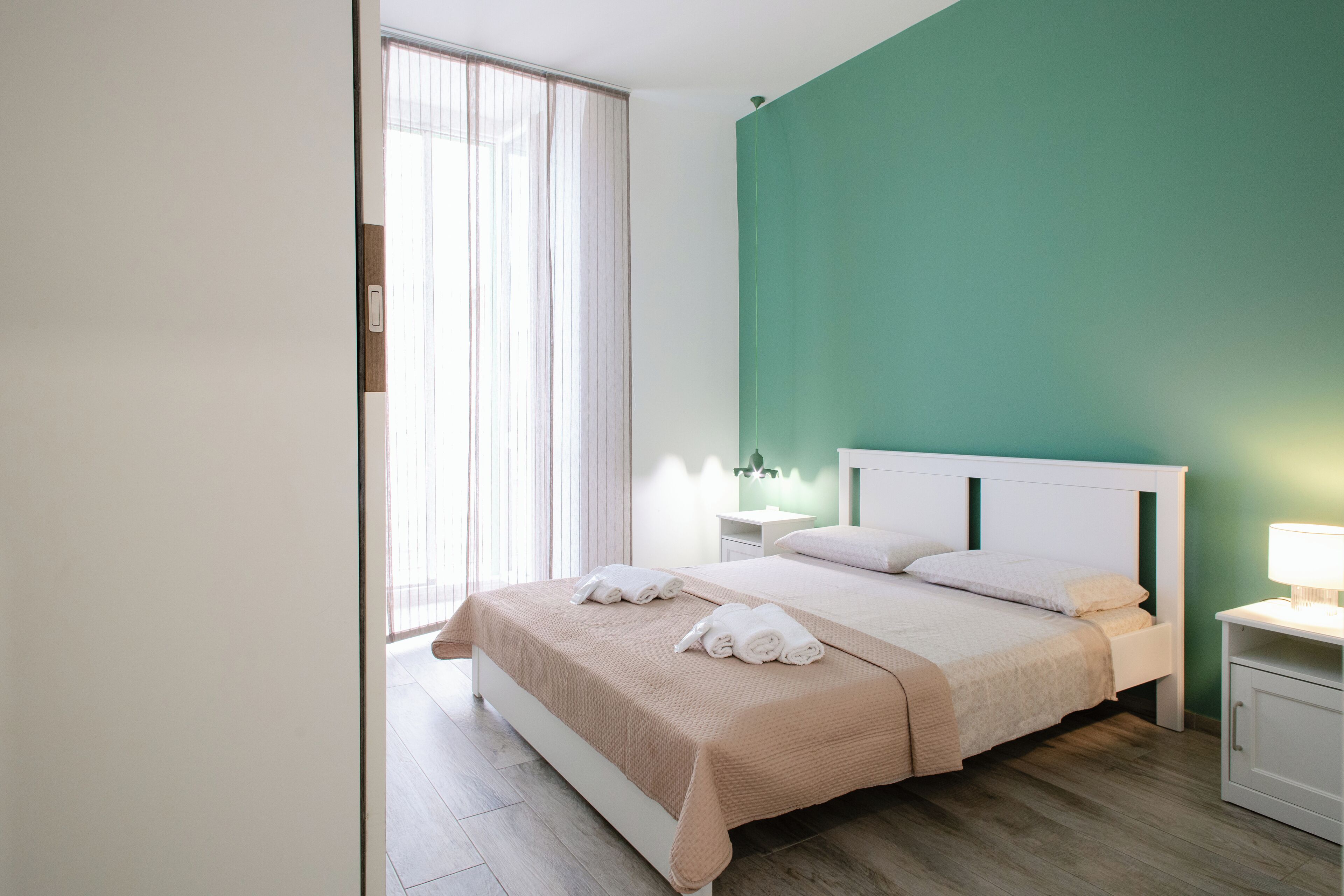 2 bedrooms, desk, iron/ironing board, free WiFi
