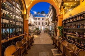 Bar (on property) - City Rooms OS (Osijek)